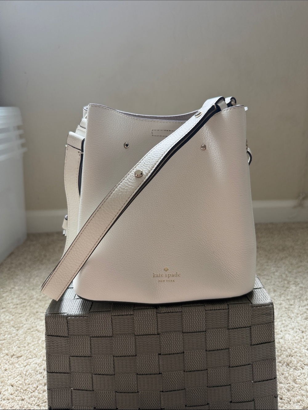 kate spade White Pebbled Leather Bucket Shoulder Bag
